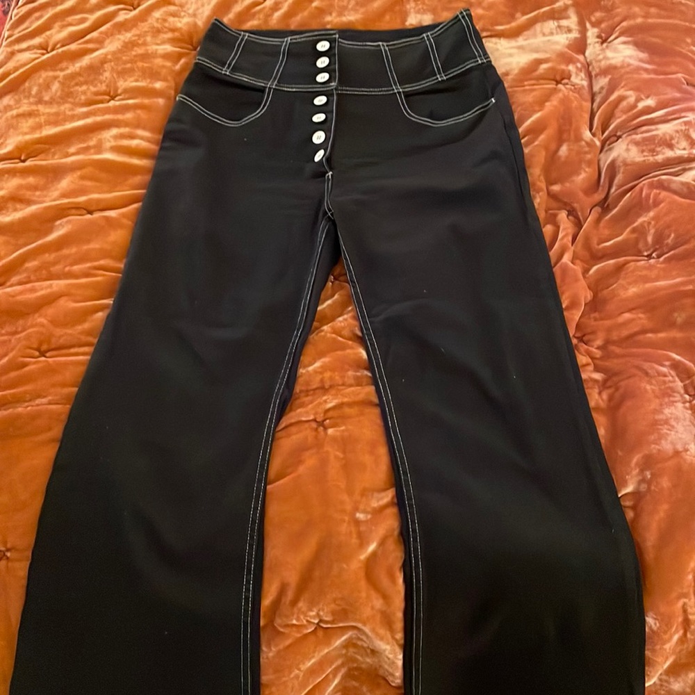 Ulla Johnson Jeans, high rise with cute white buttons